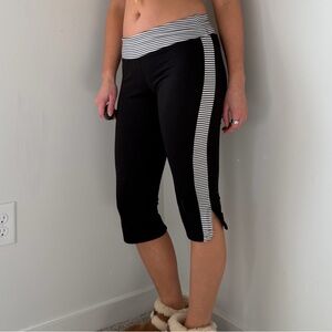 Lola Black Capri Leggings Y2K Sporty Stripe Size S/M